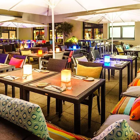 Park Plaza 4*