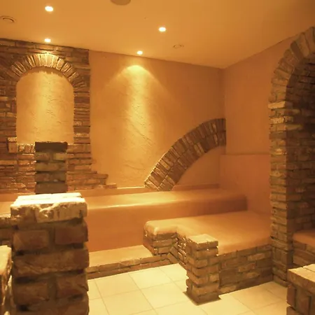 Park Plaza 4*