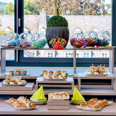 מלון Park Plaza 4*