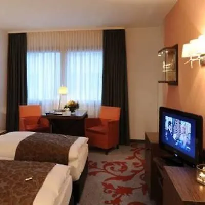 Park Plaza Отель 4*