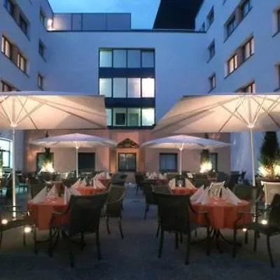 Park Plaza Отель 4*