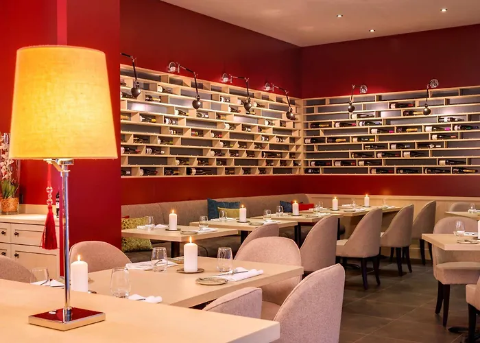 特里尔公园广场酒店